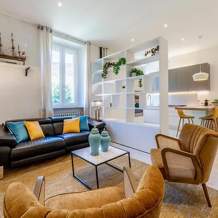 Genteel Porta Camollia *